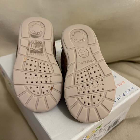 Geox baby shoes Sz19 (10-12M) - Picture 3 of 7